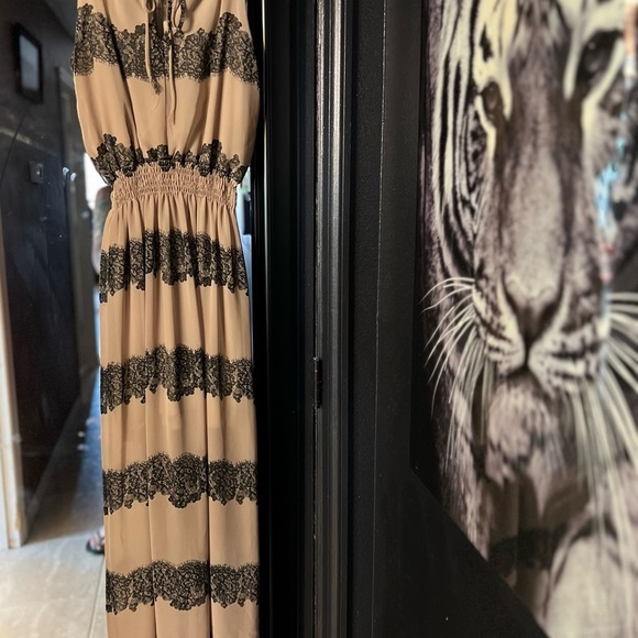 EUC- PRETTY BLACK AND TAN HALTER DRESS SZ S - Picture 5 of 7